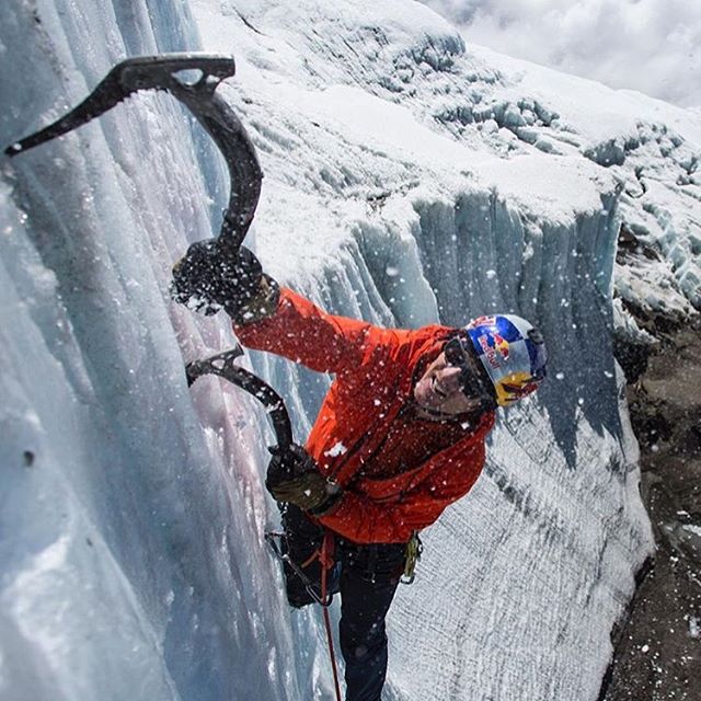 Вилл Гадд лезет по последнему льду на Килиманджаро